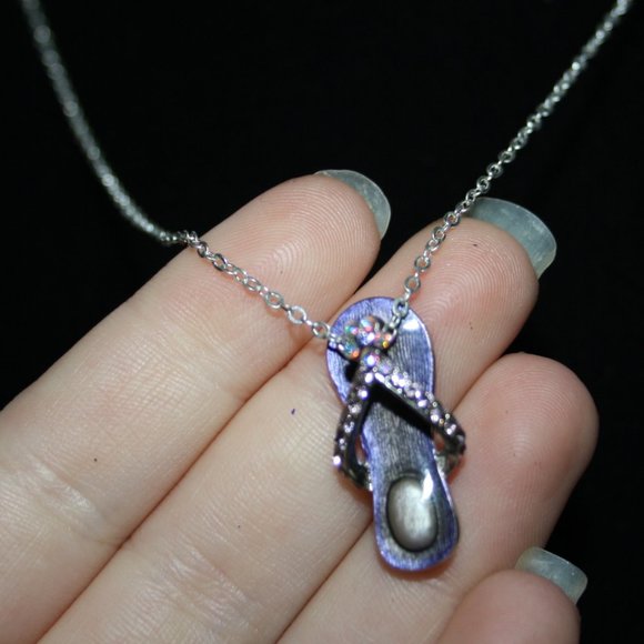 beautiful silver and purple flip flop necklace 18"
